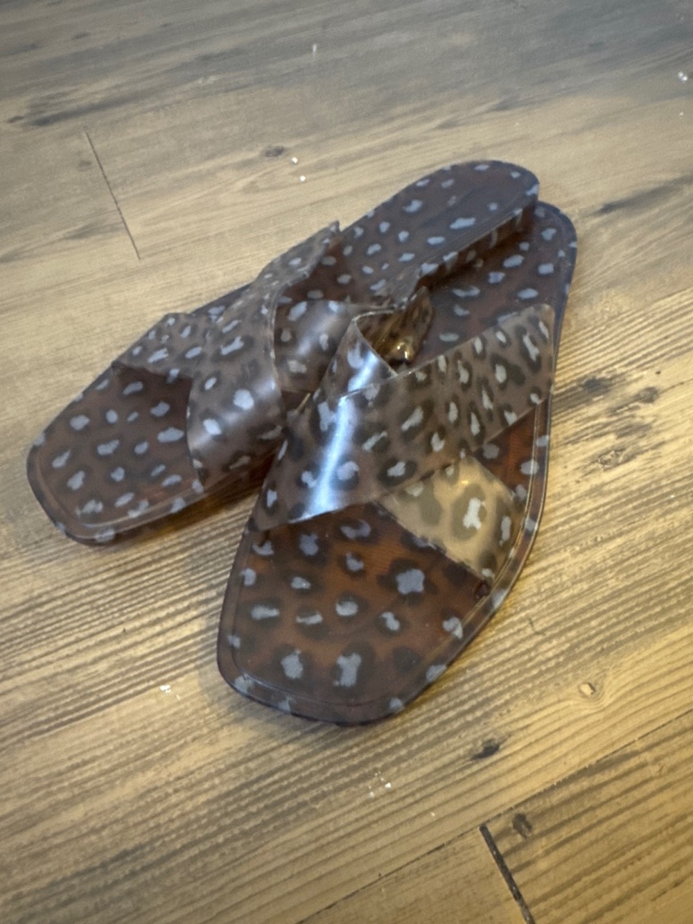 Maurice’s animal print slides
